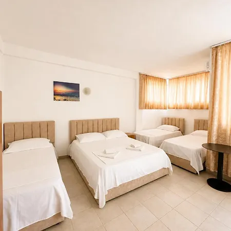 Sharri Hotel *